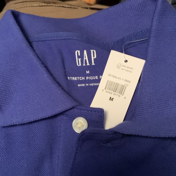 Gap polo shirt, size medium,. NWT - Picture 5 of 5